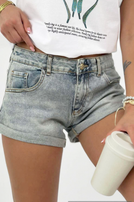 Praktyczne szorty jeansowe o prostym designie ROSARIA
