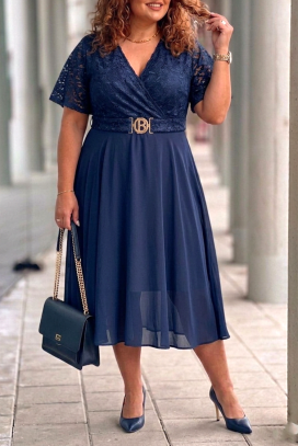 Elegancka sukienka midi z koronką i ozdobnym paskiem ZEZITA NAVY