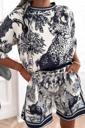 Damski komplet z krótkimi spodenkami, bluzką i egzotycznym printem SAVERINA NAVY