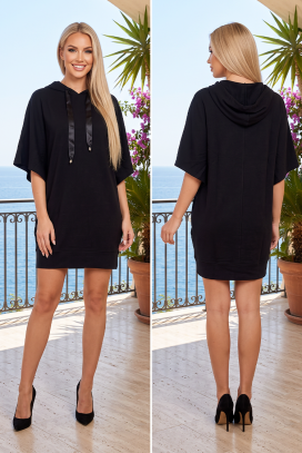 Sportowo-elegancka krótka sukienka z kapturem KATRYNA BLACK