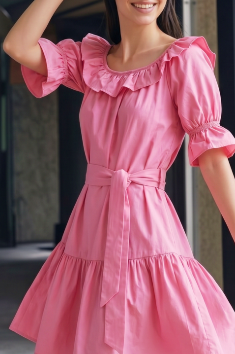 Romantyczna krótka sukienka z falbankami i paskiem AMARISIA PINK, Kolor : różowy, IVET.PL - Modna odzież