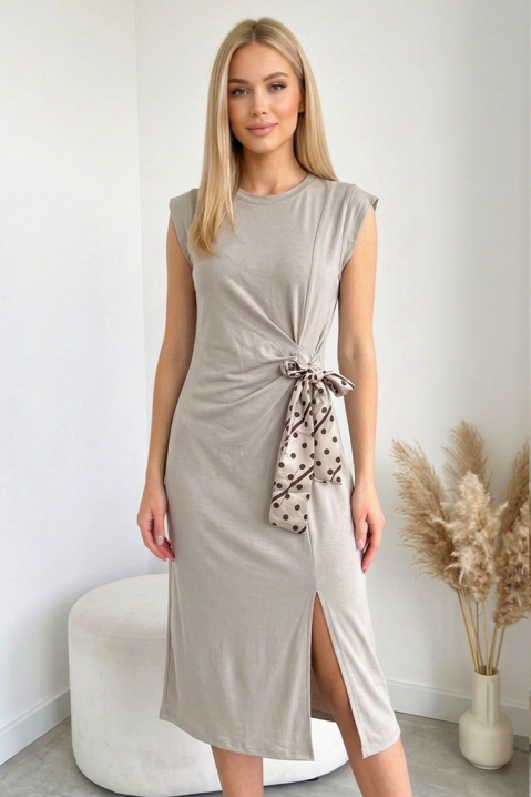 Sukienka midi z rozcięciem i ozdobną wstążką SAVIANA BEIGE, Kolor :  beżowy, IVET.PL - Modna odzież