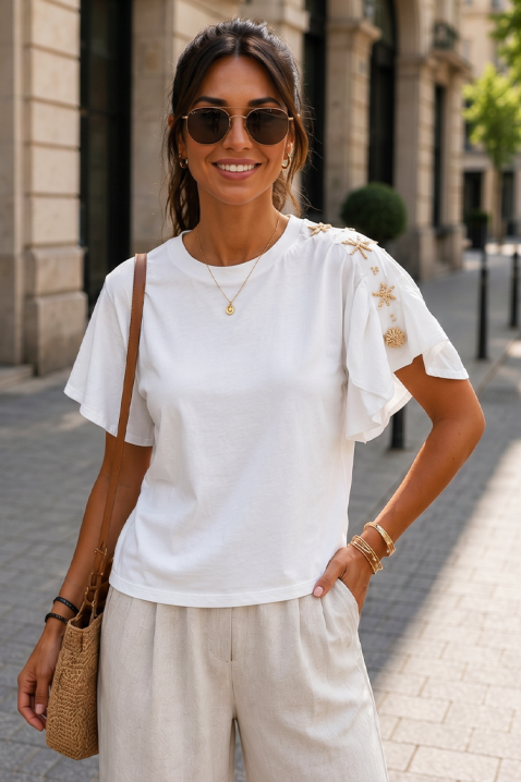 Damski T-shirt z falbankami na rękawach i ozdobnymi aplikacjami w stylu marynistycznym TARISIA WHITE, Kolor : biały, IVET.PL - Modna odzież