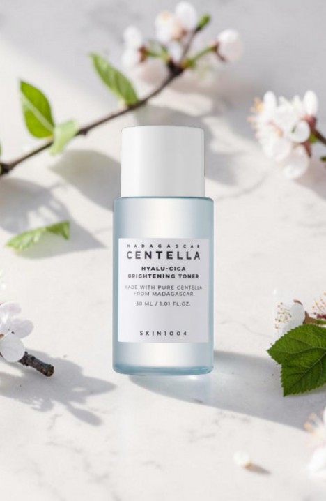 SKIN1004 Madagascar Centella Hyalu-Cica Brightening Toner 30 mlIVET.PL - Modna odzież