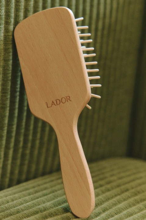 Lador Detangling Paddle Hair Brush Wood 19 cm * 4,3 cm * 6,8 cmIVET.PL - Modna odzież