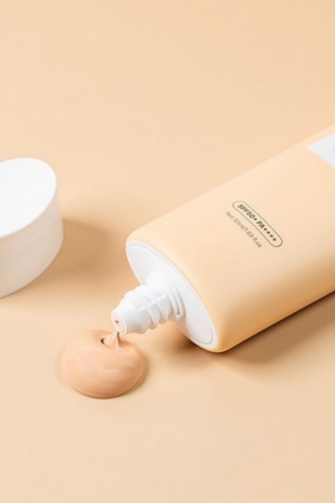 JIGOTT Signature Sunscreen B.B Cream SPF 50+ 50 mlIVET.PL - Modna odzież