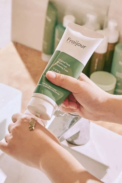 Fraijour Original Herb Wormwood Cleansing Foam 150 mlIVET.PL - Modna odzież
