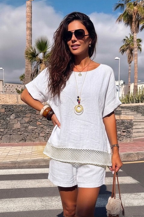 Luźna bluzka damska z ażurowym akcentem i dołączonym naszyjnikiem PENELOPIA WHITE, Kolor : biały, IVET.PL - Modna odzież