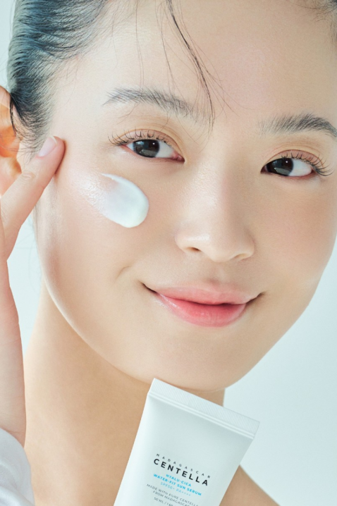 SKIN1004 Madagascar Centella Hyalu-Cica Water-Fit Sun Serum 15 mlIVET.PL - Modna odzież