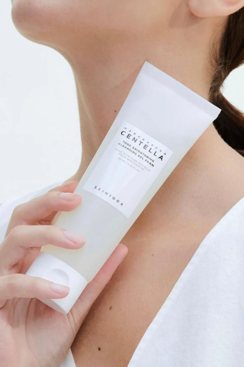 SKIN1004 Madagascar Centella Tone Brightening Cleansing Gel Foam 125mlIVET.PL - Modna odzież