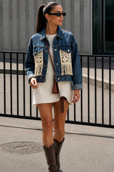 Modna damska kurtka jeansowa z ozdobnymi elementami i frędzlami ABERTINA BLUE, Kolor : denim, IVET.PL - Modna odzież