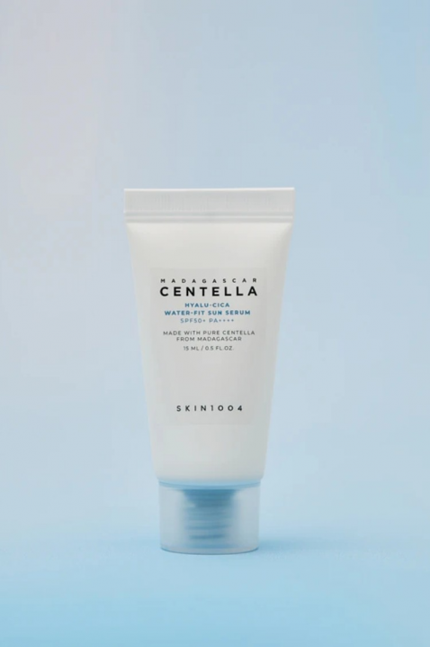 SKIN1004 Sunscreen serum Madagascar Centella Hyalu-Cica Water-Fit Sun Serum, 15 mlIVET.PL - Modna odzież