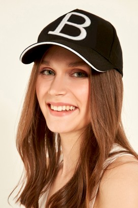 Czapka BENETOLA BLACK