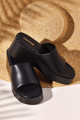 Klapki BROHELMA BLACK