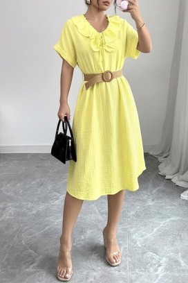 Zwiewna sukienka midi z falbankami i efektownym kołnierzykiem VIREMORA YELLOW