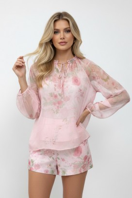Komplet damski bluzka i spodenki z delikatnym kwiatowym nadrukiem LORIAVY PINK