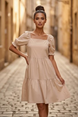 Rozkloszowana sukienka midi z kwadratowym dekoltem i obszernymi rękawami SELENASA BEIGE