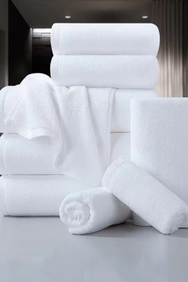 Ręcznik kąpielowy z miękką teksturą i czystym hotelowym stylem AURENZA 50x100 cm